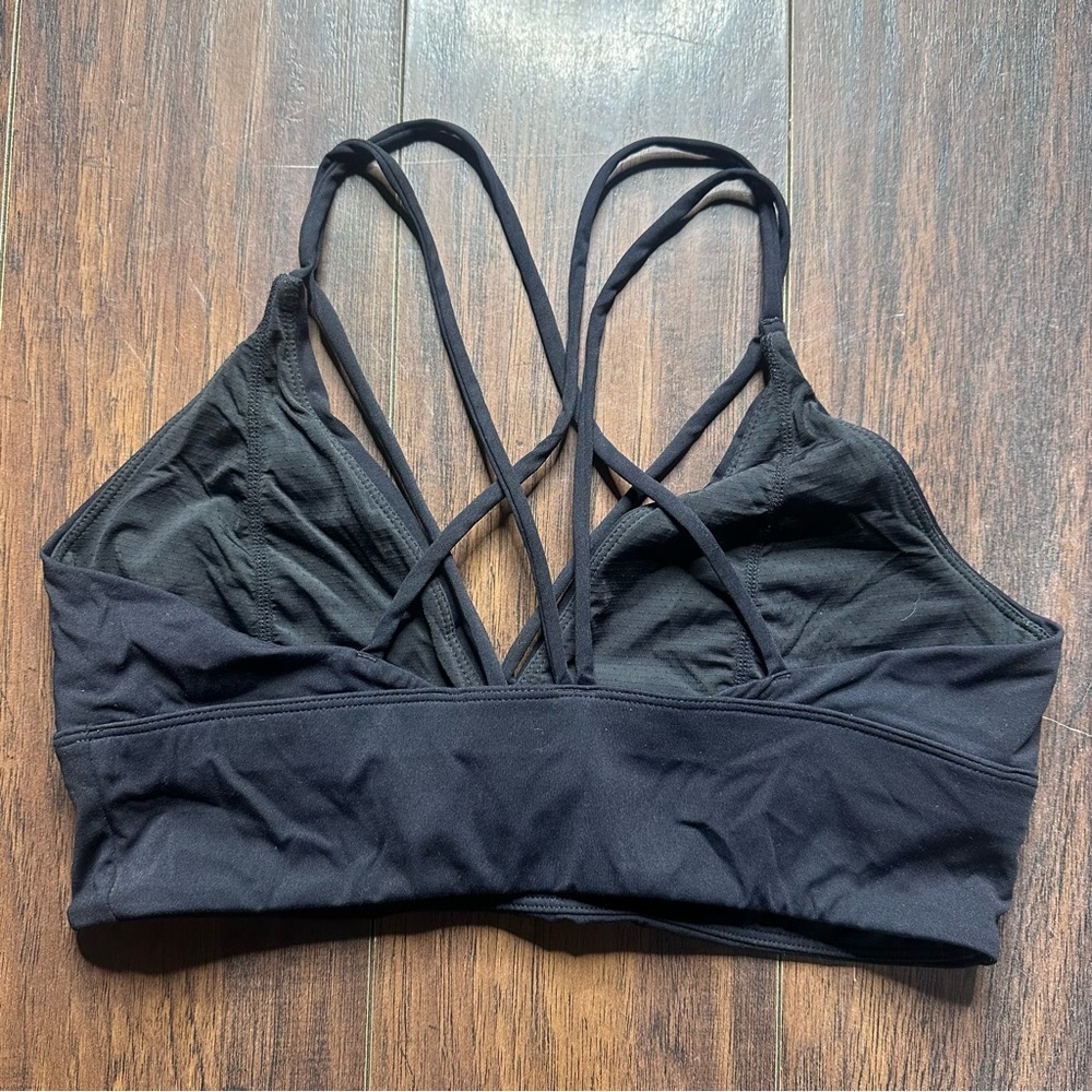 Black Strappy Workout Sports Bra - Picture 2 of 3